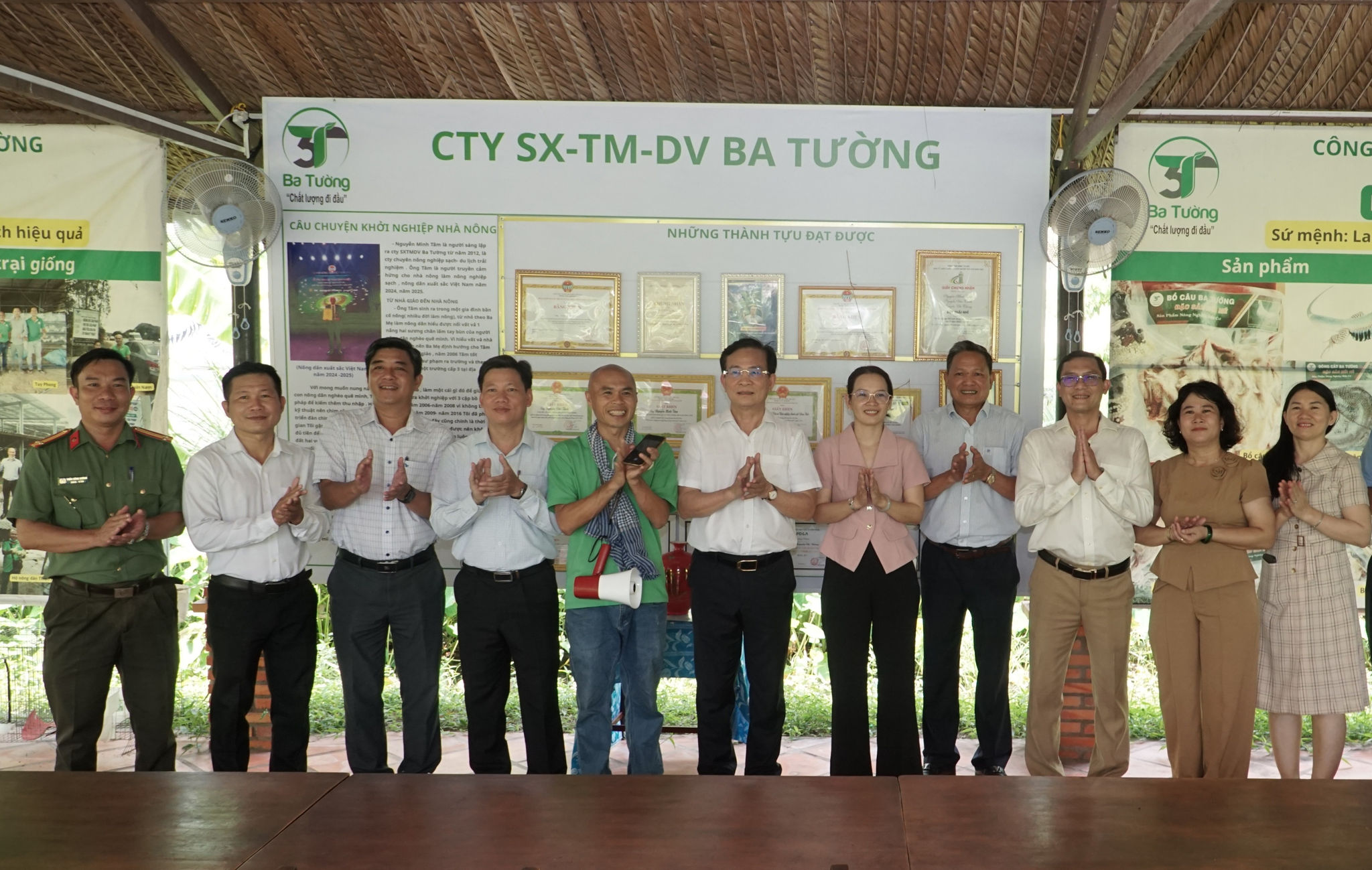 Chủ tịch UBND tỉnh Lâm Đồng Hồ Văn Mười khảo sát mô hình du lịch sinh thái tại Mũi Né