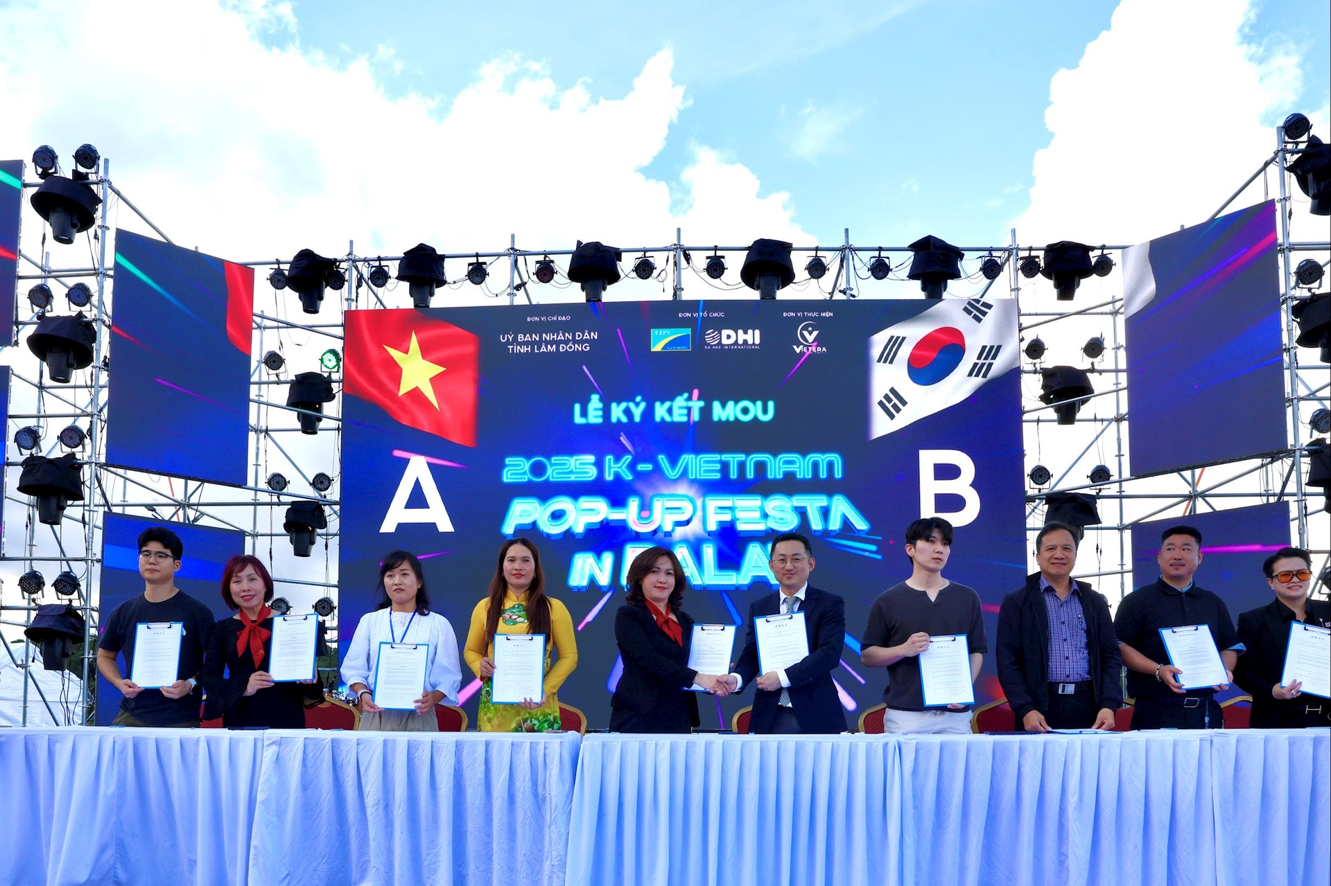 37 bản ghi nhớ được ký kết tại “2025K - Vietnam Pop-up Festa in Dalat”