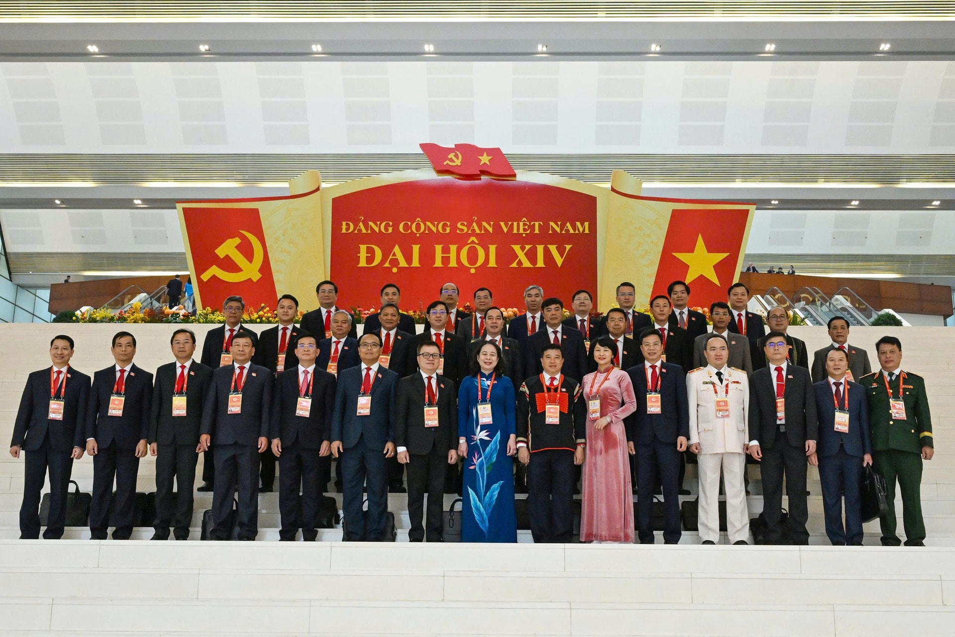 Đoàn đại biểu tỉnh Lâm Đồng dự phiên khai mạc Đại hội XIV của Đảng