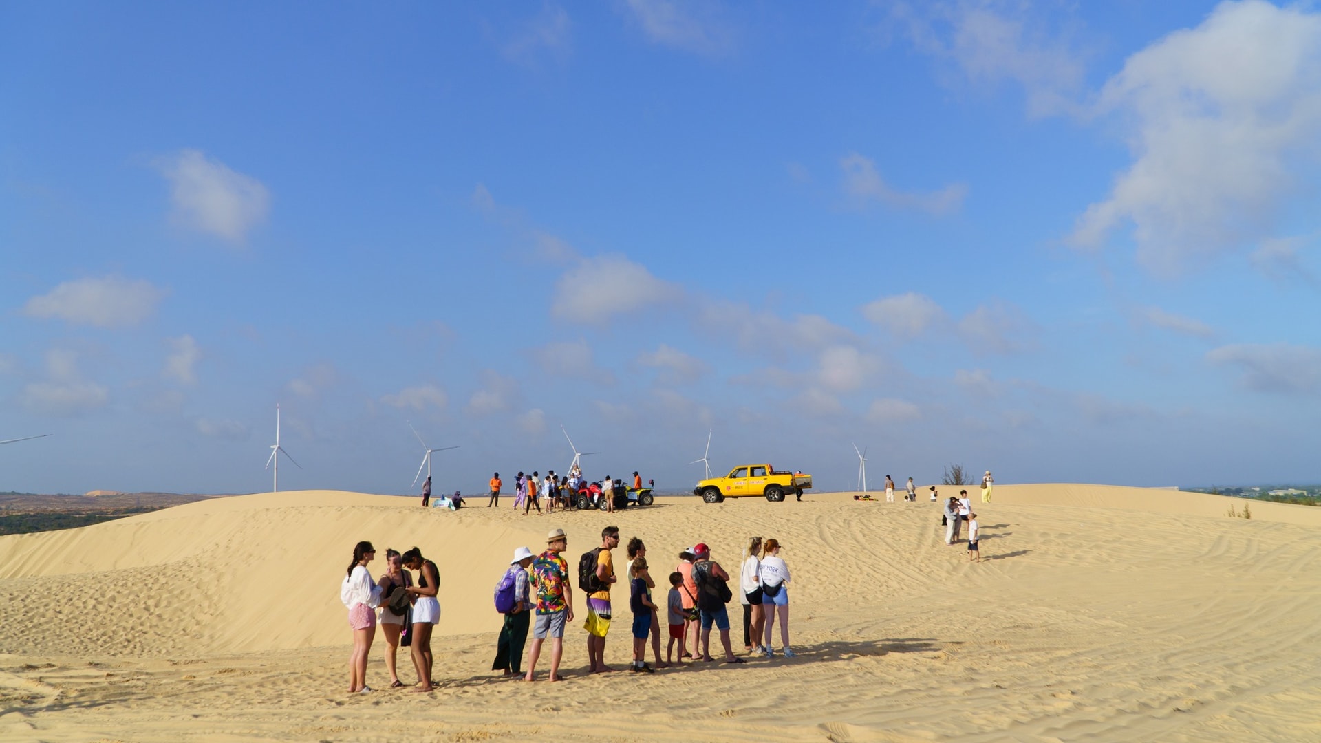 Các khu du lịch nhộn nhịp chuẩn bị đón Tết Bính Ngọ