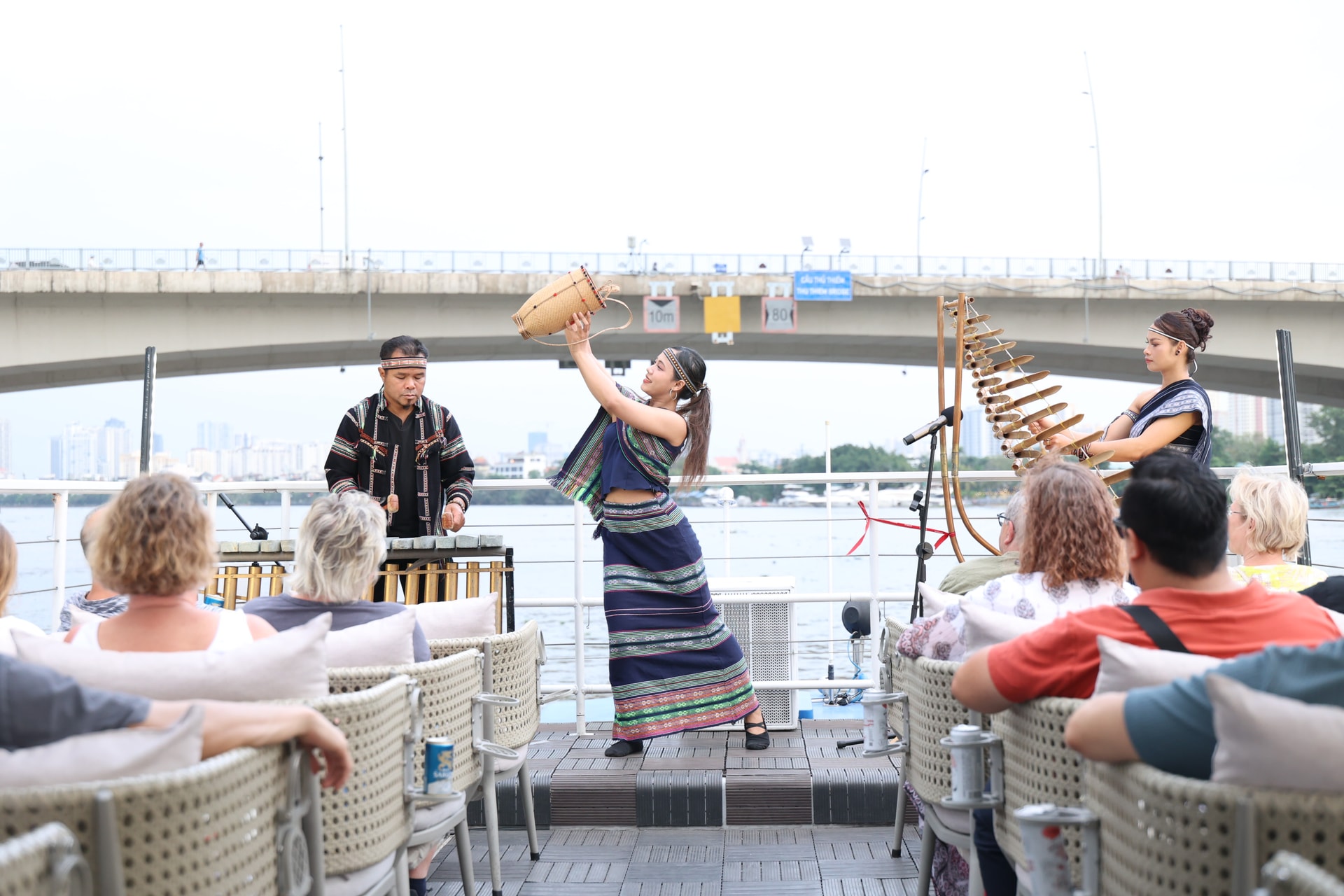 Âm thanh đại ngàn chinh phục du khách