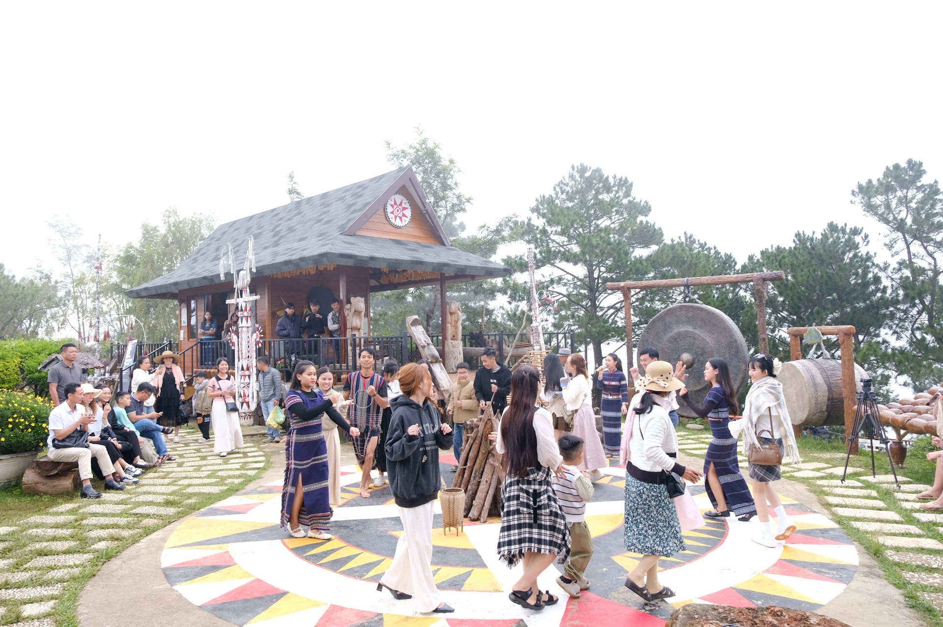 Du lịch thích ứng khi sân bay Liên Khương tạm đóng cửa