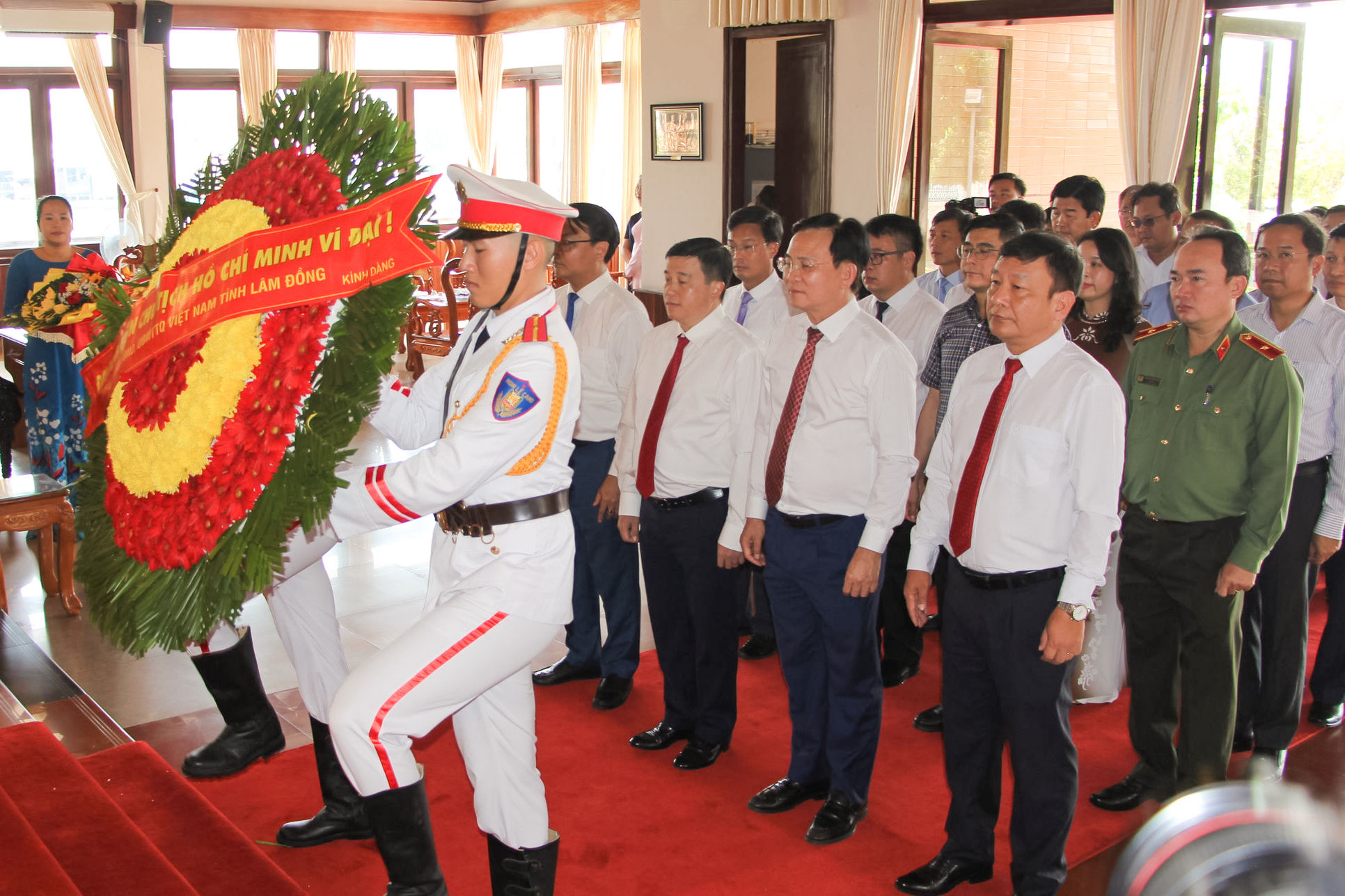 Lãnh đạo tỉnh Lâm Đồng dâng hương tưởng nhớ Chủ tịch Hồ Chí Minh