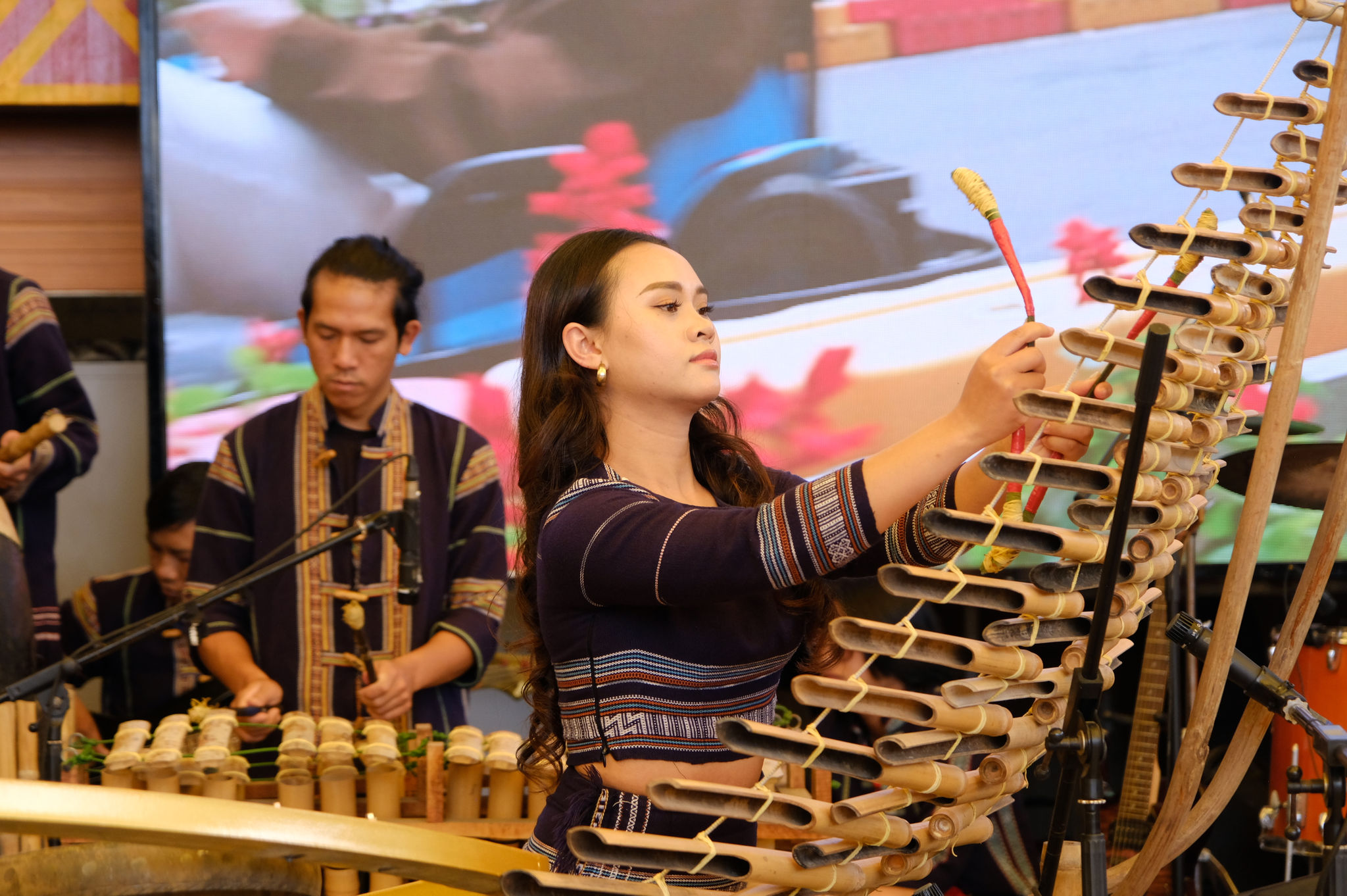 Giữ văn hóa để làm du lịch