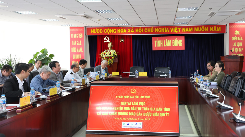 Phó Chủ tịch UBND tỉnh Lâm Đồng Phạm S chủ trì tiếp doanh nghiệp định kỳ tháng 8